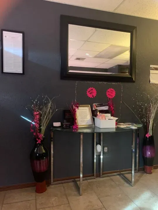 https://cdn.salonspotlight.com/photos/391nyqsmna17pHXfdAja/76a1fcda-4941-4d50-baeb-545589af3f78_720x720