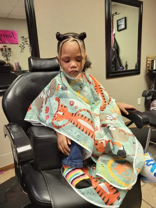 https://cdn.salonspotlight.com/photos/391nyqsmna17pHXfdAja/f2d8303a-33b3-4625-9d76-937f69ba5660_720x720