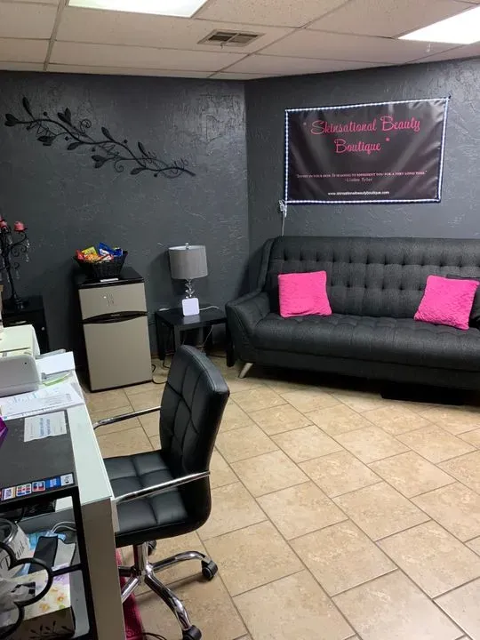 https://cdn.salonspotlight.com/photos/391nyqsmna17pHXfdAja/f99abe78-0faa-4efb-b96d-ca2e2ec02a1d_720x720