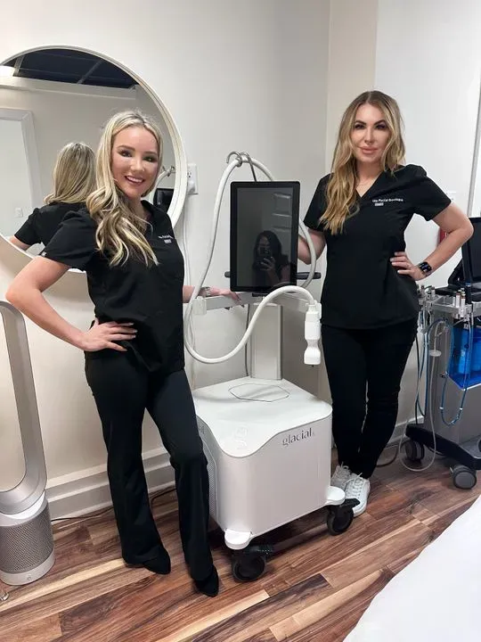 https://cdn.salonspotlight.com/photos/39Ch4slERse0NrLUjlcn/4e831fbc-b588-4882-adfb-b09a06c8497d_720x720