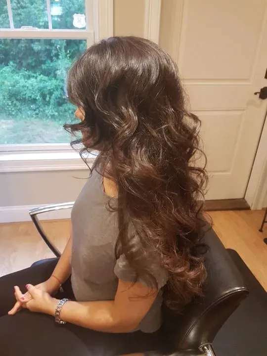 https://cdn.salonspotlight.com/photos/39Xt4SDhTc5UughvjF4m/b818c831-9aaa-45ab-b456-73bedf5a6db9_720x720