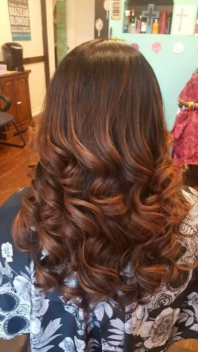 https://cdn.salonspotlight.com/photos/3AsdREsRng2wEQlmkoNt/1cfa1b83-104e-4ab9-a0bf-6f95ce3aea37_720x720
