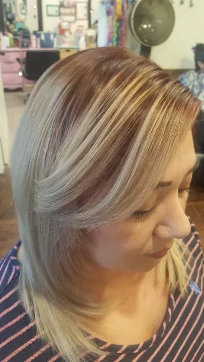 https://cdn.salonspotlight.com/photos/3AsdREsRng2wEQlmkoNt/d3ae1732-4f18-426b-8044-2a2a4575080f_720x720