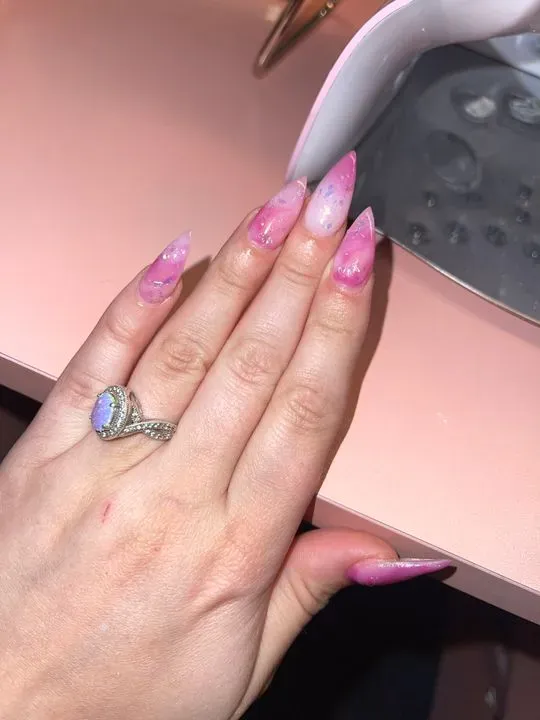 https://cdn.salonspotlight.com/photos/3C1tWflvGaPGsN9vjNAH/45d98d54-b71a-42f4-bee6-225caa6a3ff0_720x720