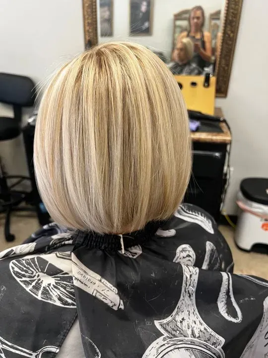 https://cdn.salonspotlight.com/photos/3Cj8jBsDwgNUbmzfKNtR/8be0481e-c586-48cd-9b33-8522e7d2f4f8_720x720