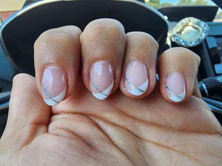 https://cdn.salonspotlight.com/photos/3D4F3UObbpED9rWwfmdr/38ef0892-c421-453b-97ec-17b289c5e158_720x720