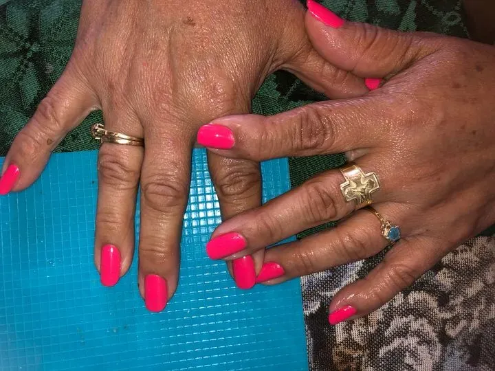 https://cdn.salonspotlight.com/photos/3D4F3UObbpED9rWwfmdr/c7b8d67f-5ee7-45c6-87ed-efed00e88902_720x720