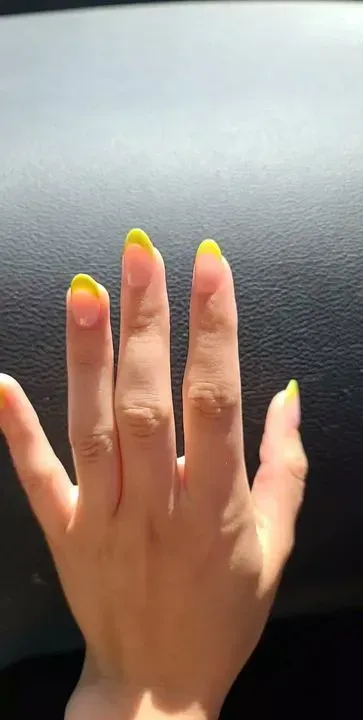 https://cdn.salonspotlight.com/photos/3EaZvegv9dZ9slJAmuFt/10cb565b-9aee-4250-892a-7c5efc7ea272_720x720