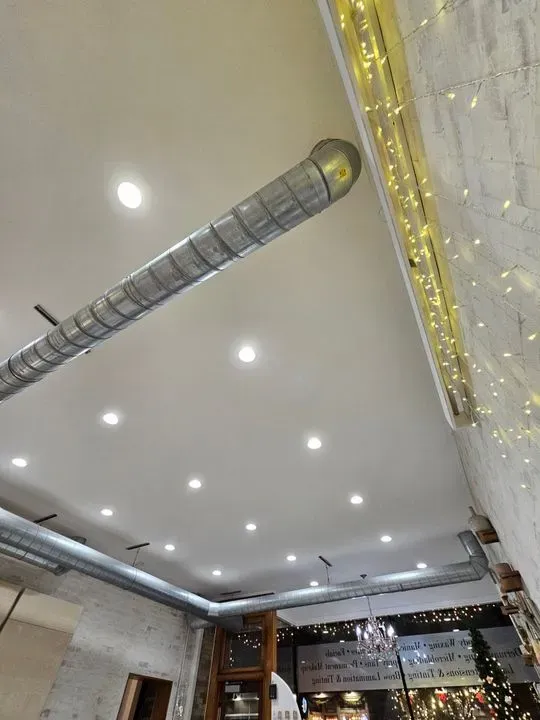 https://cdn.salonspotlight.com/photos/3EaZvegv9dZ9slJAmuFt/d99601ef-4c83-4bd3-8dcb-c5d33d4bb8ce_720x720