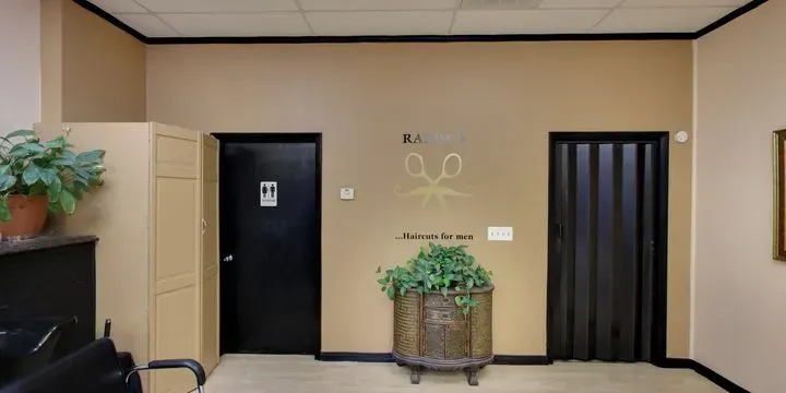 https://cdn.salonspotlight.com/photos/3FRpXtYbs7L0nyMbajzM/170638fb-11d1-4373-976a-f0c3027ff658_720x720