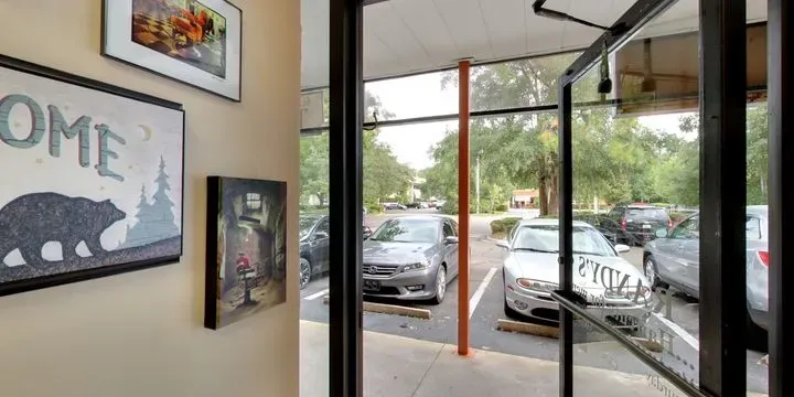 https://cdn.salonspotlight.com/photos/3FRpXtYbs7L0nyMbajzM/8586e836-3827-4624-9435-1be597602eef_720x720
