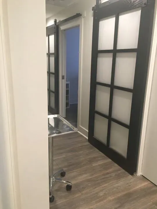 https://cdn.salonspotlight.com/photos/3Q2SRRIlHnMnAF92jrXF/30680c02-54b6-4a58-b0d0-a4a3210fc352_720x720