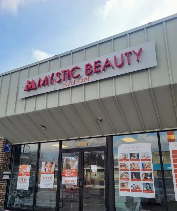 https://cdn.salonspotlight.com/photos/3RdxuuxwOHtskzqHCLBj/64de8ee0-91f6-4a9a-b58e-9ed72c2e6715_720x720
