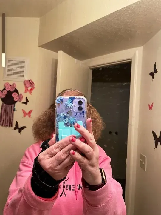 https://cdn.salonspotlight.com/photos/3YY81Wj11kuXs4cHRNZO/0c506292-1805-4d0e-8cae-c819dab9866e_720x720