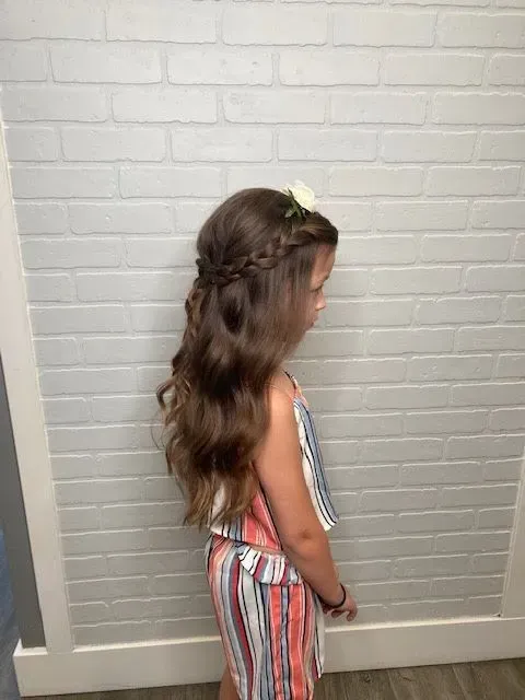 https://cdn.salonspotlight.com/photos/3Ys0qv7cLx4bYF5RV0HS/4198fae0-0596-4a7a-8a45-20fc470233a8_720x720