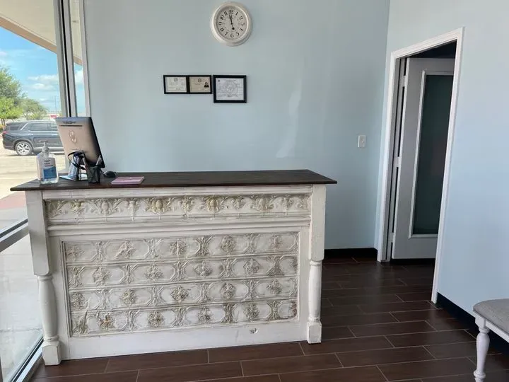 https://cdn.salonspotlight.com/photos/3bW35S20IRtGZKamXM8v/f0f726fe-a289-4fd4-b83a-cf9d078b7e51_720x720