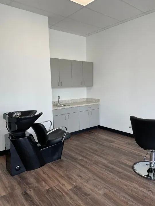 https://cdn.salonspotlight.com/photos/3d4JwhwZrysgfuflhGcS/10fc29da-b074-482d-83a8-2be677ebf037_720x720