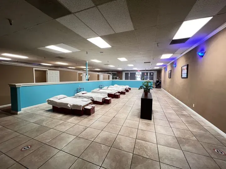 https://cdn.salonspotlight.com/photos/3dgaAilq1tMyjAJbmeMj/0bbfe6cd-ee1f-4bf0-841d-d42f6a66a0a9_720x720