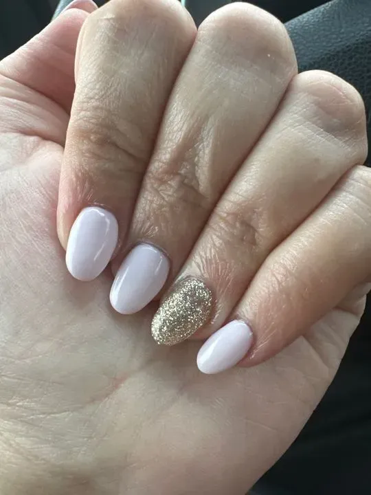 https://cdn.salonspotlight.com/photos/3gJs2JSmC188XbF9D5Ol/728f69e4-f424-461b-84ee-ebd3bc0971d4_720x720