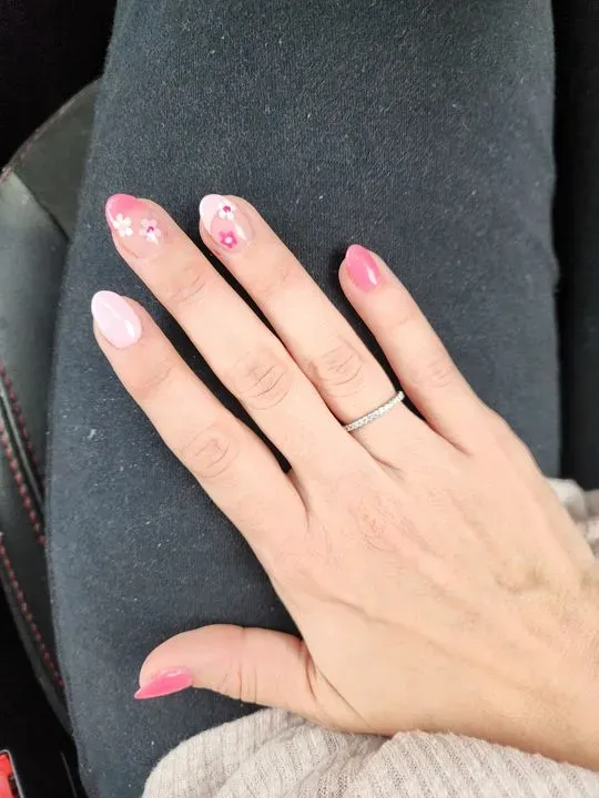 https://cdn.salonspotlight.com/photos/3iNcnH8sL1AignPMAE0q/34950045-84b6-4add-8f7c-c3093157d5f5_720x720