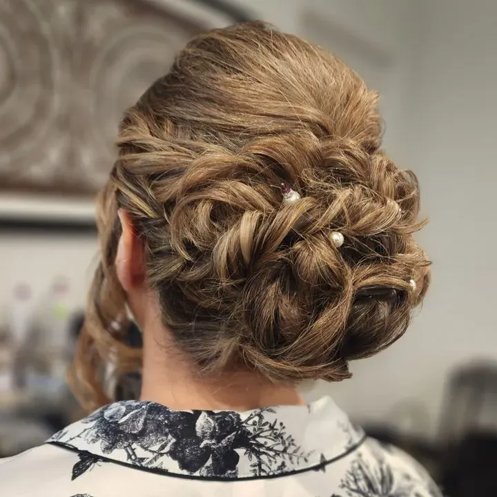 https://cdn.salonspotlight.com/photos/3iS5lg1AfTQMWOwzCVW4/11555f77-6338-4c5f-9dbb-d49aa7648fe9_720x720