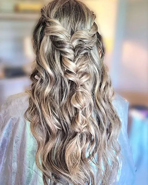 https://cdn.salonspotlight.com/photos/3iS5lg1AfTQMWOwzCVW4/3d827993-c90a-43dc-9c02-3a430a1799b3_720x720