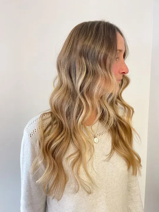 https://cdn.salonspotlight.com/photos/3jTPHn9E9h0IAzlGSp7r/25695e44-404f-4829-b918-83012d3b6718_720x720