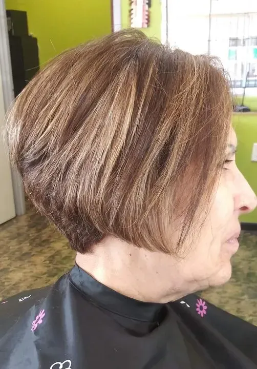 https://cdn.salonspotlight.com/photos/3kC0Qr1MCDtZ1CEOd0iY/14954c75-0853-4c45-b26e-ff78b3a6f2f7_720x720