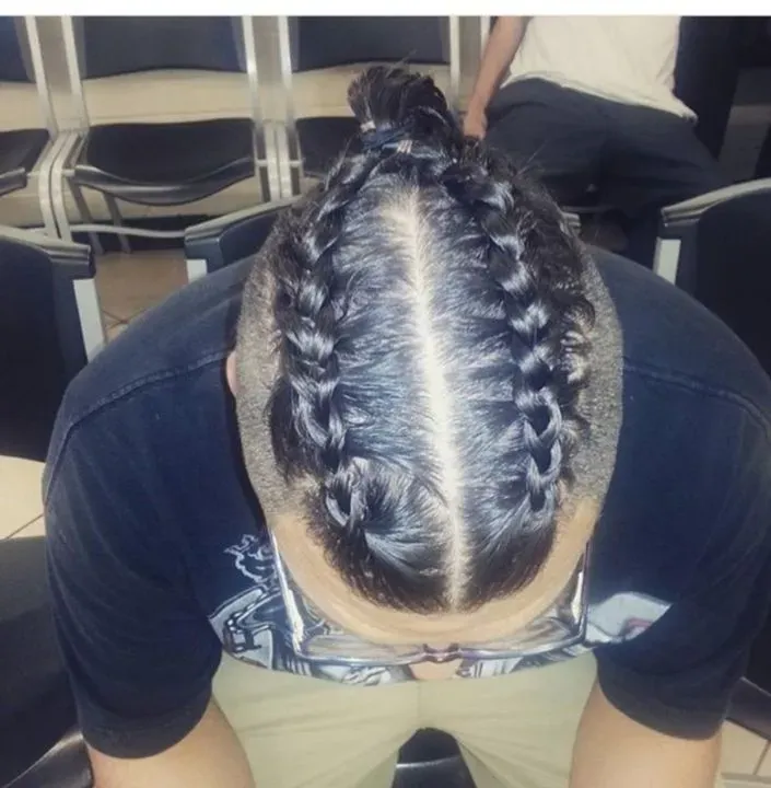 https://cdn.salonspotlight.com/photos/3kC0Qr1MCDtZ1CEOd0iY/f723b0f6-2ca2-48fc-b018-4d3db46356ef_720x720