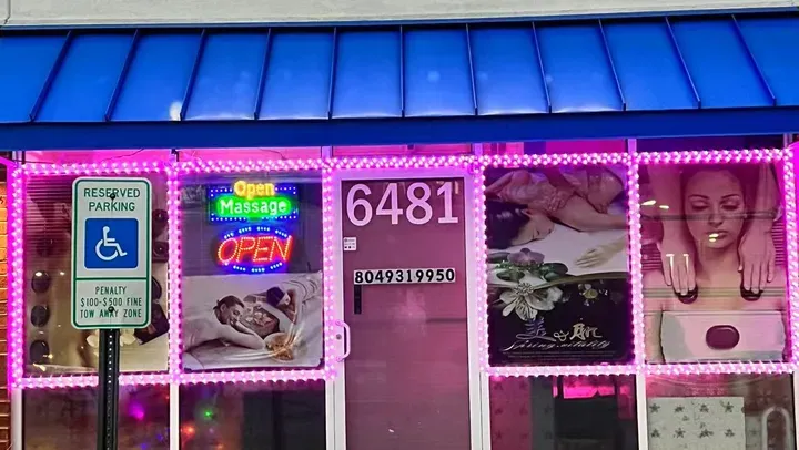 https://cdn.salonspotlight.com/photos/3kjbQBTlhMGrwOB5gvU6/a34f3cd6-0f26-4263-922a-b7a4c3e45110_720x720