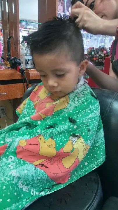 https://cdn.salonspotlight.com/photos/3lngncSuG1HBWMu0Fkgt/ef028489-0c20-4431-bfab-a5dc3c7c3d2a_720x720