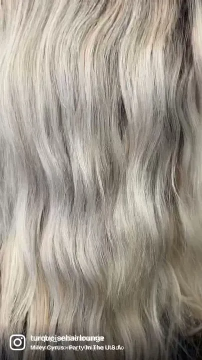 https://cdn.salonspotlight.com/photos/3ppxviJ7EVwT60VgNGjl/62a596fe-e6af-411b-9d09-b8293f398917_720x720