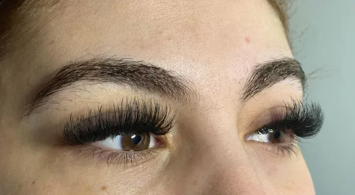https://cdn.salonspotlight.com/photos/3prXPfbIJybCIeBPImcG/8eeedefb-f36a-43af-a093-86a8ffcb32c9_720x720