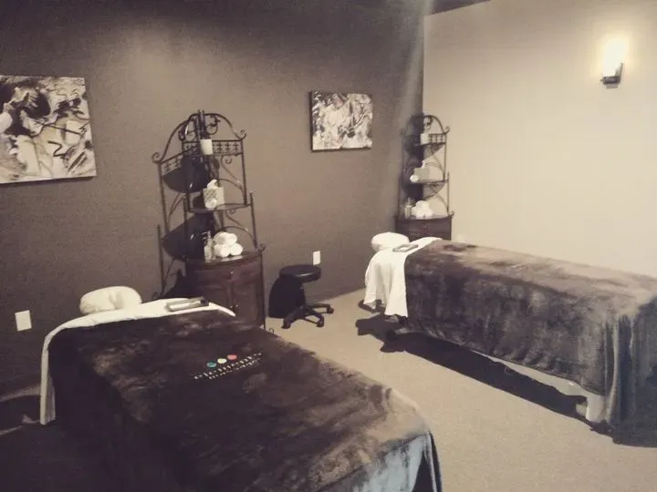 https://cdn.salonspotlight.com/photos/3qU5H8E4Dc6auyUdB8cX/de648195-68d6-4061-af53-406bfaa398dd_720x720
