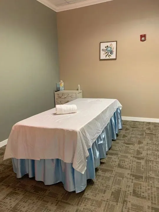 https://cdn.salonspotlight.com/photos/3qcPRYLpVhYS7ZUYTXcK/6940bf95-6d4d-4730-ba60-294aa7f506b0_720x720