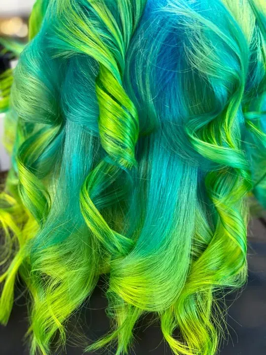 https://cdn.salonspotlight.com/photos/3qyfx2Ej3uMOwYvZSIqL/f752189d-306c-4a39-a937-86bb6030c3dd_720x720