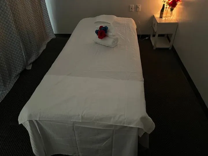 https://cdn.salonspotlight.com/photos/3tOhbX1G4D9Z7Tu6tH3b/96a15acb-da72-4ca6-b805-fd7f98a2d52d_720x720