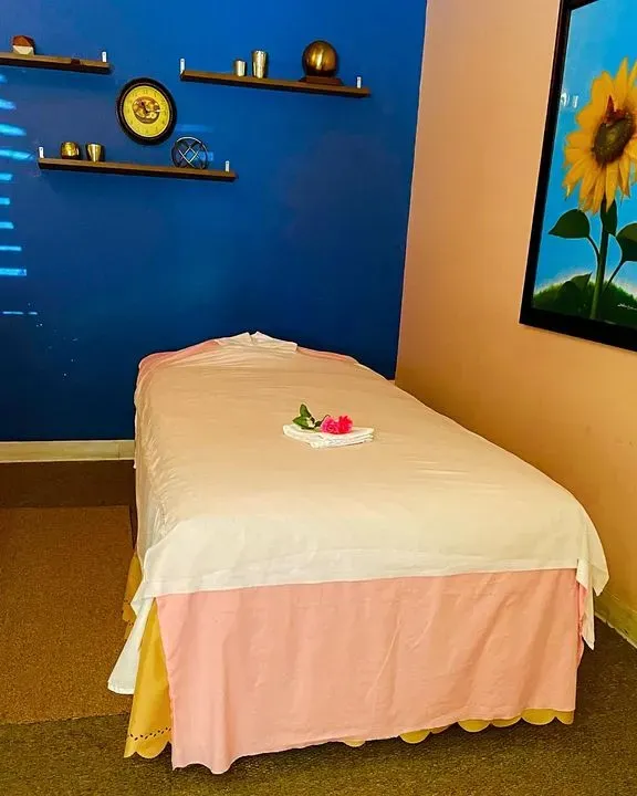 https://cdn.salonspotlight.com/photos/3tkwVK55k8t7Jc0sOypd/e4dba082-68be-47b2-ab30-9d11d7b99ce8_720x720