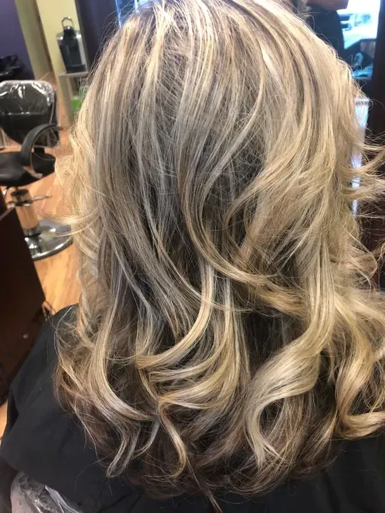 https://cdn.salonspotlight.com/photos/3vARqhBEvmcXv9v4DCEq/9ca0793c-9597-4925-8c29-84d17afea067_720x720