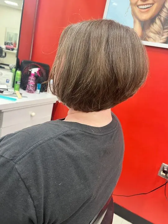 https://cdn.salonspotlight.com/photos/3vGbtabSsmjV1Jri5Um9/849f6455-e804-430b-bab2-a40c147f27b9_720x720