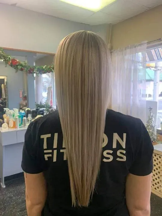 https://cdn.salonspotlight.com/photos/3vikRZU3Or1q5acg9knw/a3f1bd3a-dc1f-4ad4-9044-9051c23cc379_720x720