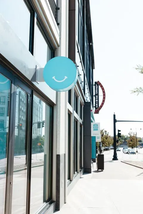 https://cdn.salonspotlight.com/photos/3w4ZV4UcKQgOcakjaVJO/aabd7bb2-f9c2-4647-8cfc-65f6305ae106_720x720