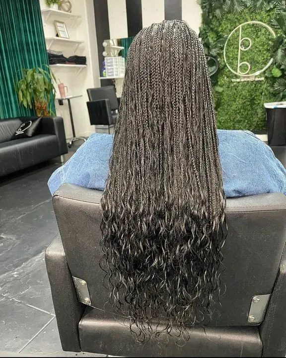 https://cdn.salonspotlight.com/photos/3y92zirb9XDfvYr9GLzo/2d98900c-1500-4231-9c90-1be759c46af0_720x720