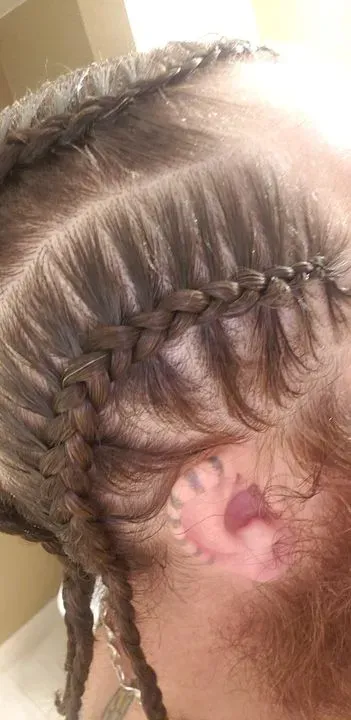 https://cdn.salonspotlight.com/photos/3y92zirb9XDfvYr9GLzo/d912d475-a7ae-4485-8494-ed828d88b0a2_720x720