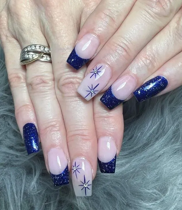 https://cdn.salonspotlight.com/photos/3yV8fsOps3mUc4aApuF5/489d59fc-3178-48d0-a07e-07ccb45f5b44_720x720