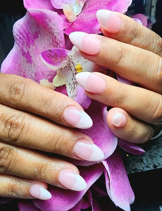 https://cdn.salonspotlight.com/photos/3yV8fsOps3mUc4aApuF5/56dfc9f0-18e1-476c-869f-ad421aafc8c2_720x720