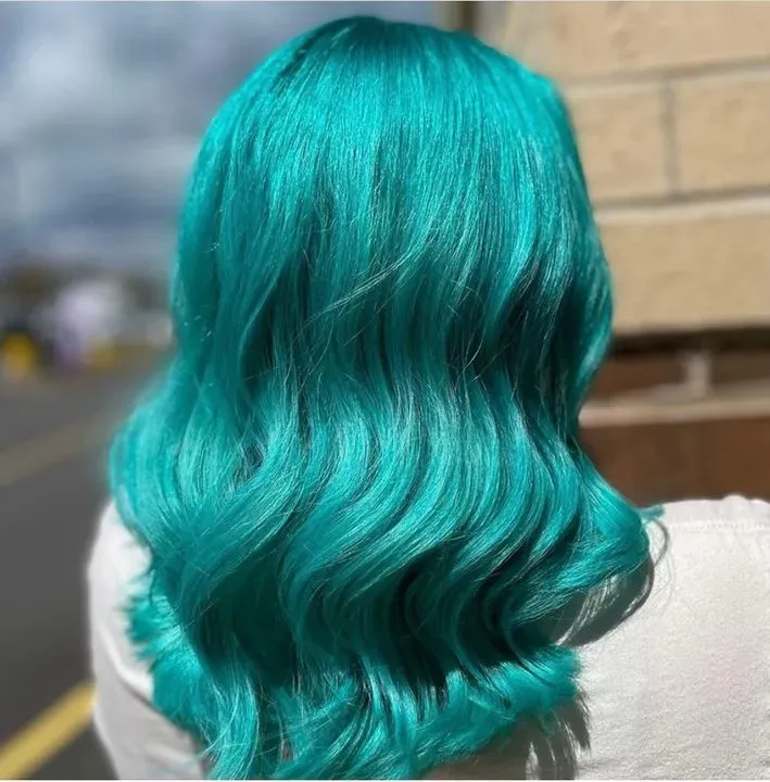 https://cdn.salonspotlight.com/photos/40lb2PGtVKqNc3KTBtdl/6cb6348b-58a7-481a-bfe2-249761117785_720x720