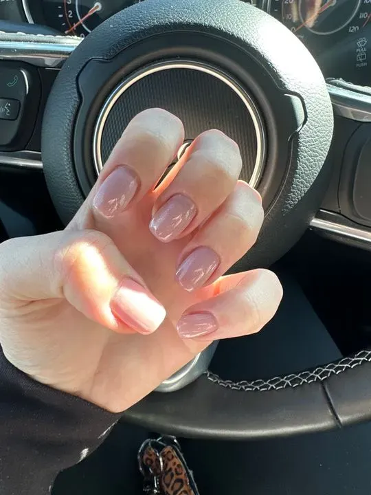 https://cdn.salonspotlight.com/photos/43Wtw3AkkfGNlzbWXxlW/98537b31-d98a-45b9-8da8-75243e47455e_720x720