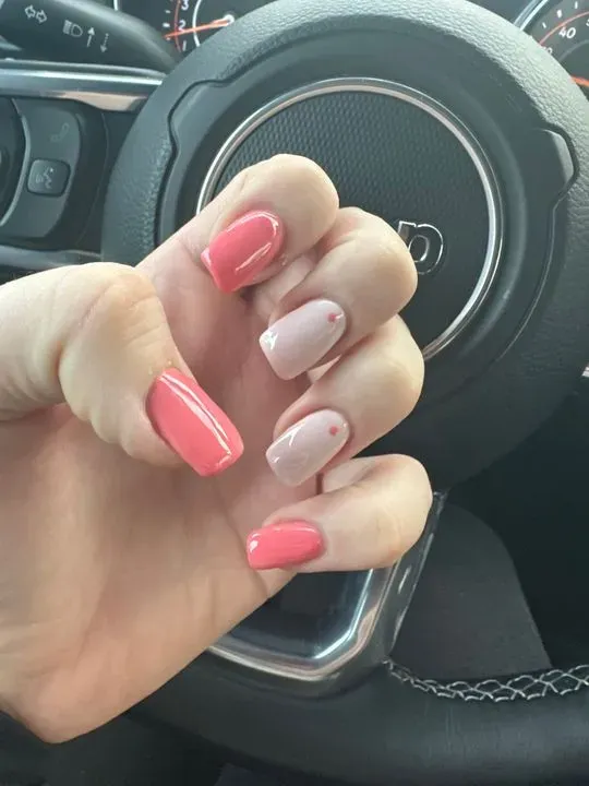 https://cdn.salonspotlight.com/photos/43Wtw3AkkfGNlzbWXxlW/cbf5dab2-9bc0-4c3e-a61f-76b9087e71ed_720x720
