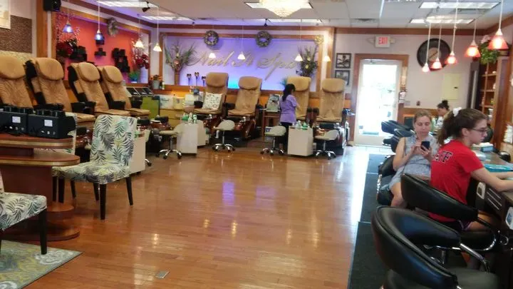 https://cdn.salonspotlight.com/photos/43Wtw3AkkfGNlzbWXxlW/e25e6d2d-0346-483c-bf36-ffb33a0584db_720x720